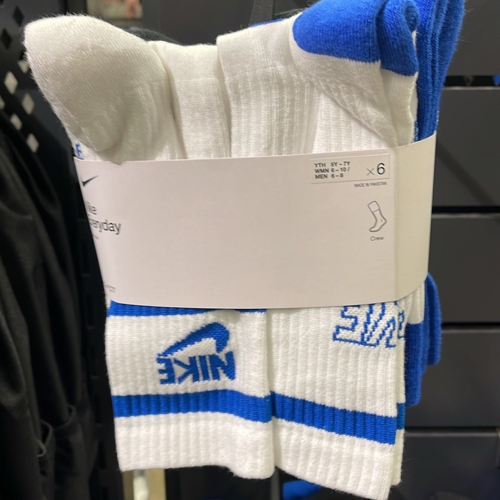 NIKE 
Training Crew Socks (6 Pairs)
Nike Everyday Cushioned - Picture 14 of 16